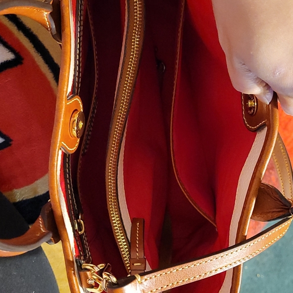 Dooney and Bourke leather bag - Picture 5 of 5